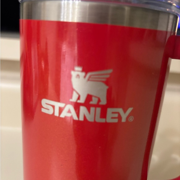 Stanley Crimson Travel Mug with Handle - Picture 2 of 4